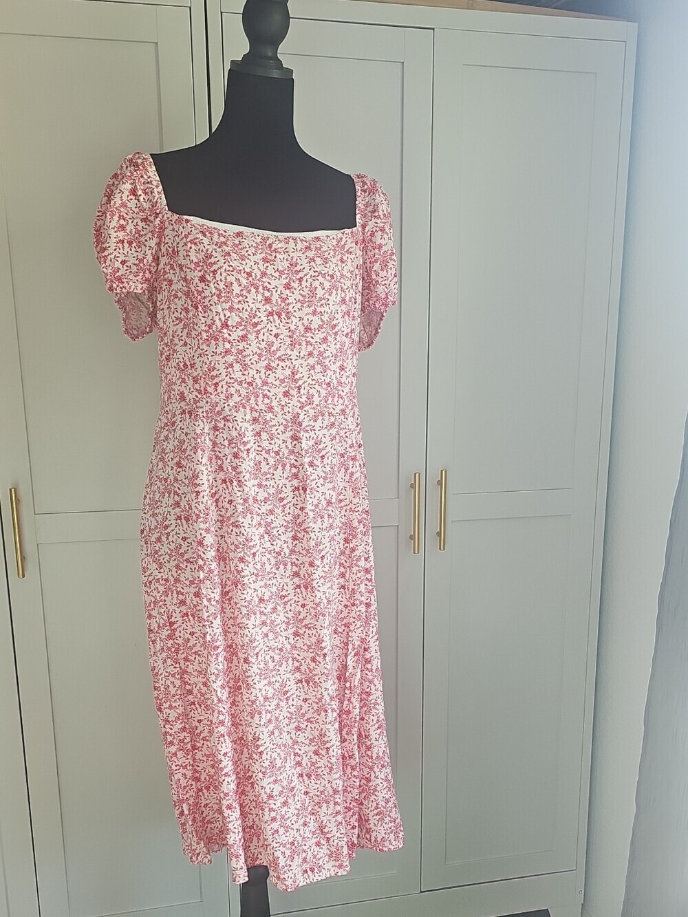 Francesca's Collections Pink & White Floral Midi Dress